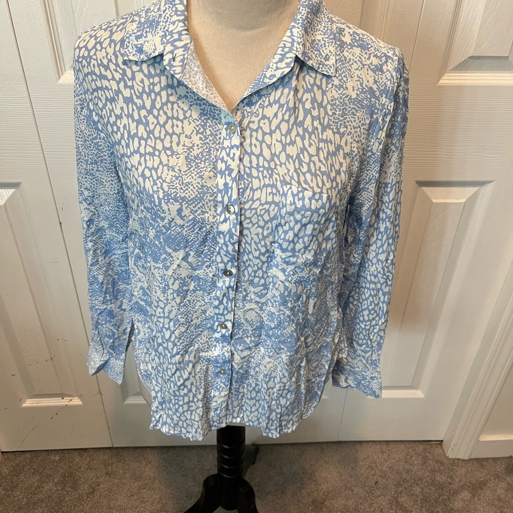 Rails size S Blue and White Patterned Button-Up Shirt